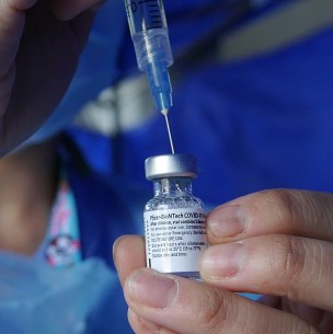Llega nuevo cargamento de Pfizer en medio de la polémica por falta de stock de vacunas Llega nuevo cargamento de Pfizer en medio de la polémica por falta de stock de vacunas