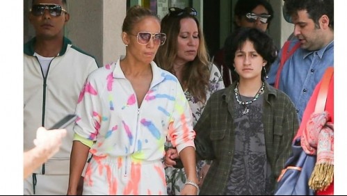 La hija de Jennifer Lopez reaparece junto a Marc Anthony luciendo gafas y pantalones cortos
