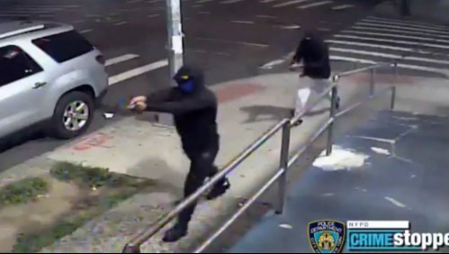 Al menos 10 personas heridas: Registran el momento exacto de un tiroteo en EEUU