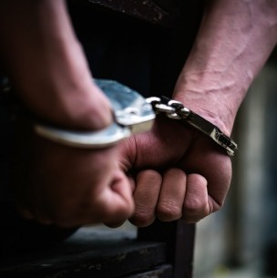 Condenan a padres que intentaron ahogar a su pequeño hijo en una piscina Condenan a padres que intentaron ahogar a su pequeño hijo en una piscina