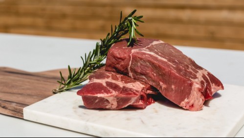 ¿Cuánto dura la carne fuera del refrigerador?