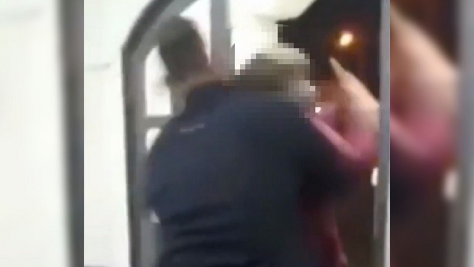 mujer-fue-sacada-a-empujones-de-una-comisaria Mujer va a comisaría a denunciar violencia de género pero policías la sacan a empujones
