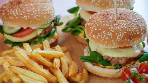 Clientes comieron gratis 3 años por error de un servicio de delivery: Ahora deberán pagarlo todo