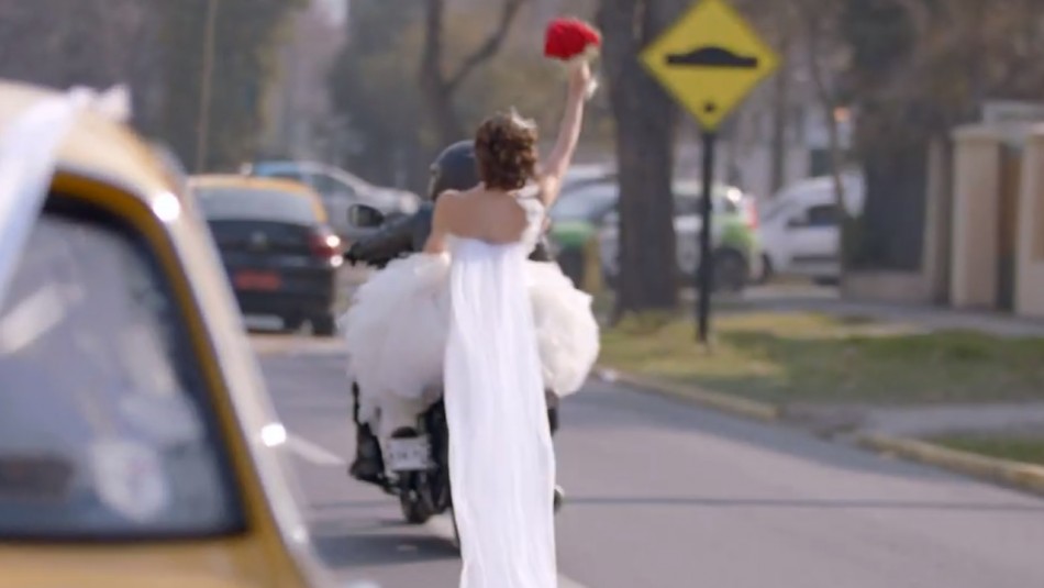 #PobreNovio: Así fue la espectacular fuga de Pamela tras dejar plantado en el altar a Santiago #PobreNovio: Así fue la espectacular fuga de Pamela tras dejar plantado en el altar a Santiago
