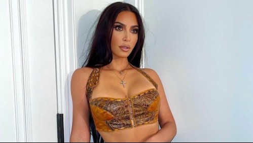 Hija de Kim Kardashian se 'tatúa' la cara para apoyar a su padre por su nuevo disco