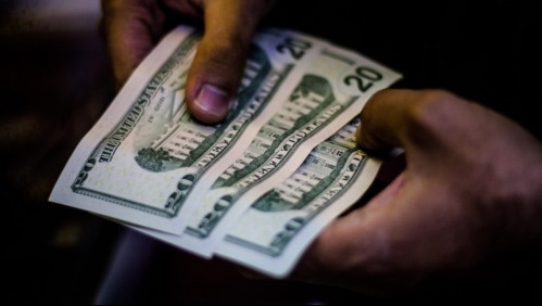 El dólar cerró su sexta jornada al alza: Acumula 24 pesos de incremento en agosto
