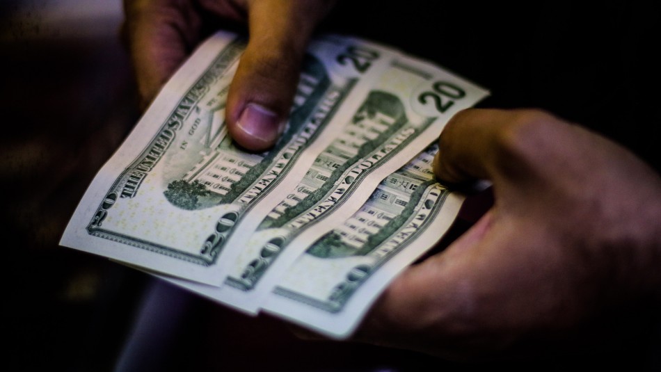 precio-dolar El dólar cerró su sexta jornada al alza: Acumula 24 pesos de incremento en agosto