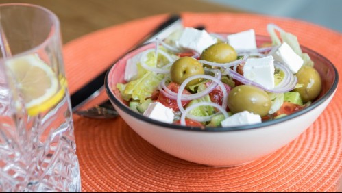 Conexión estómago y cerebro: Doctor alemán explica cómo lo que comemos afecta como pensamos