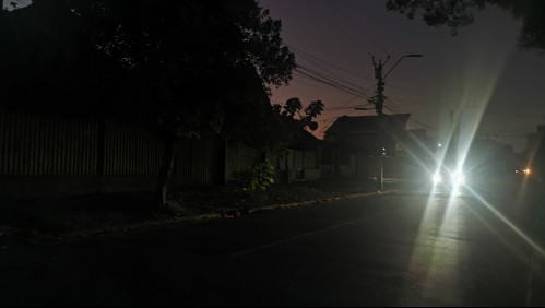 Reportan corte de luz tras explosión e incendio de cables eléctricos en Renca