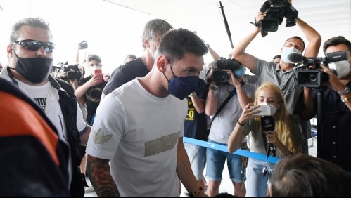 Messi llega al aeropuerto de Barcelona tras inminente acuerdo para fichar por el PSG