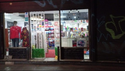 Trabajador de mall chino le corta la mano con un cuchillo carnicero a cliente en plena discusión