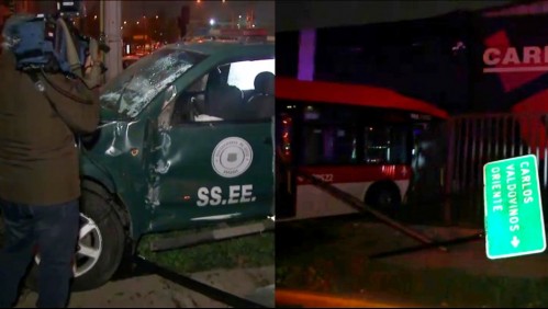 Bus del Transantiago choca con vehículo de Gendarmería e impacta de frente contra una ferretería