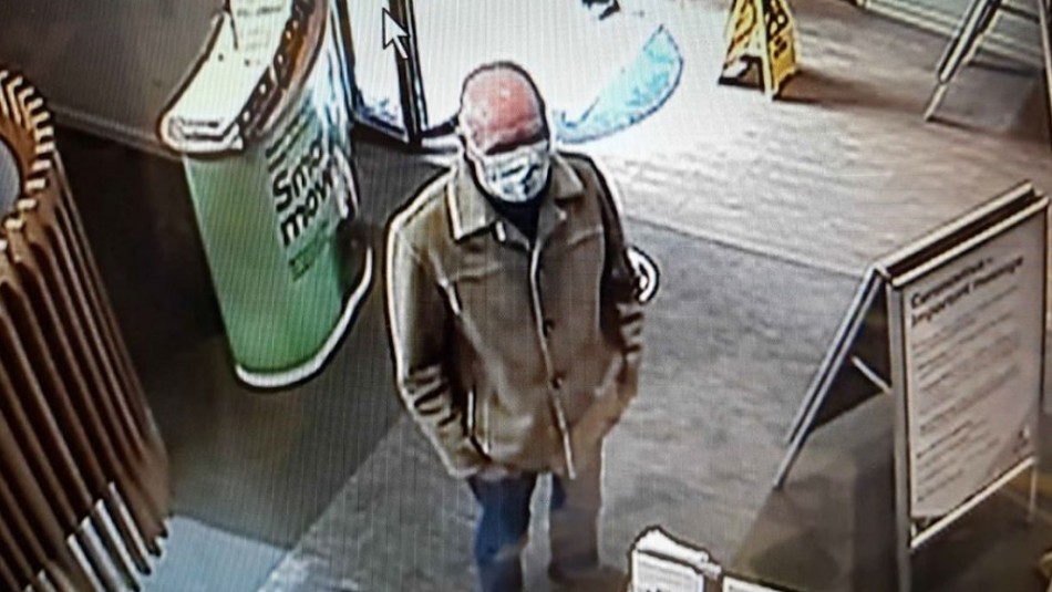 hombre-intento-robar-banco-con-nota-escrita-a-mano Hombre intentó robar un banco con una nota escrita a mano pero nadie le entendió su letra