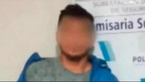 'No se puede creer lo que vimos': policía descubre a padre abusando de su hija dentro de un auto en Argentina