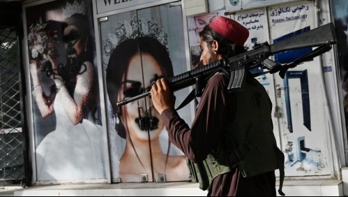 Peligros por ser mujer en Afganistán: Las prohibiciones que tienen en el régimen talibán