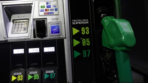 Precio de la bencina bajará desde este jueves