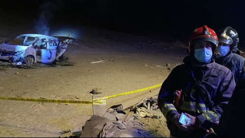 Investigan hallazgo de dos cuerpos calcinados al interior de un auto: uno de ellos estaba en la maletera