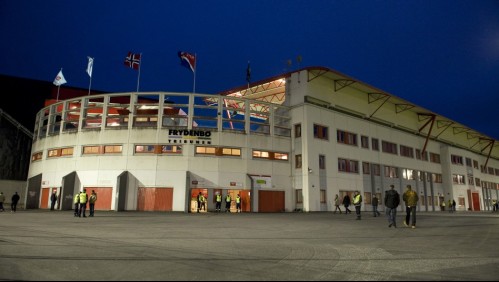 Doce futbolistas de club noruego protagonizan encuentro sexual en el estadio: ocuparon el terreno de juego y camarines