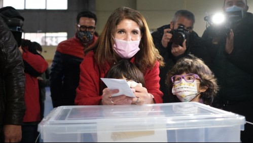 Paula Narváez emitió su voto en Consulta Ciudadana: 'Estamos expectantes de los resultados'
