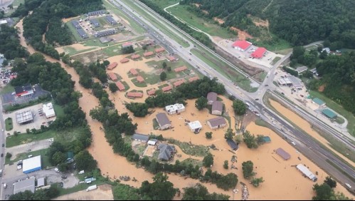 Al menos 21 muertos dejan devastadoras inundaciones en Tennessee, sur de EEUU