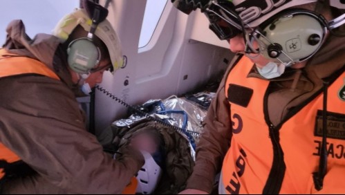 Carabineros rescata a senderista en cerro Minillas: Hombre resultó con lesiones de gravedad