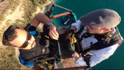 [VIDEO] Chef cocina y come hamburguesa a más de 600 metros de altura mientras practicaba parapente