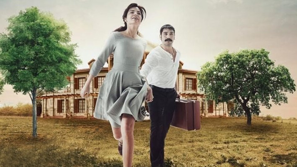 La foto que disparó los rumores de una relación entre los protagonistas de conocida novela turca La foto que disparó los rumores de una relación entre los protagonistas de conocida novela turca