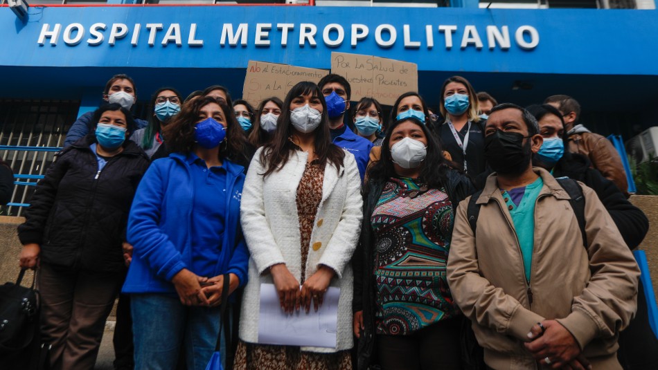 Polémica por reducción de capacidad de Hospital Metropolitano a un 44% por obras en mall Costanera Center Polémica por reducción de capacidad de Hospital Metropolitano a un 44% por obras en mall Costanera Center
