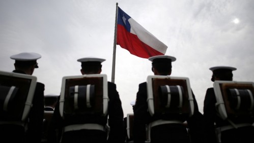 Gobierno ordena realizar sumario en la Armada por publicación de artículo con reseña homofóbica