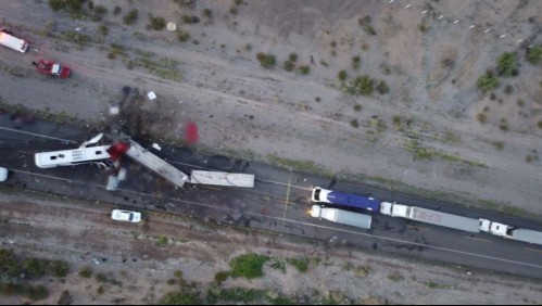Al menos 16 muertos y 22 heridos deja accidente carretero en el norte de México