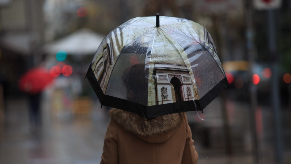 lluvia-en-santiago Mantienen pronostico de lluvia para el lunes en Santiago aunque sería de