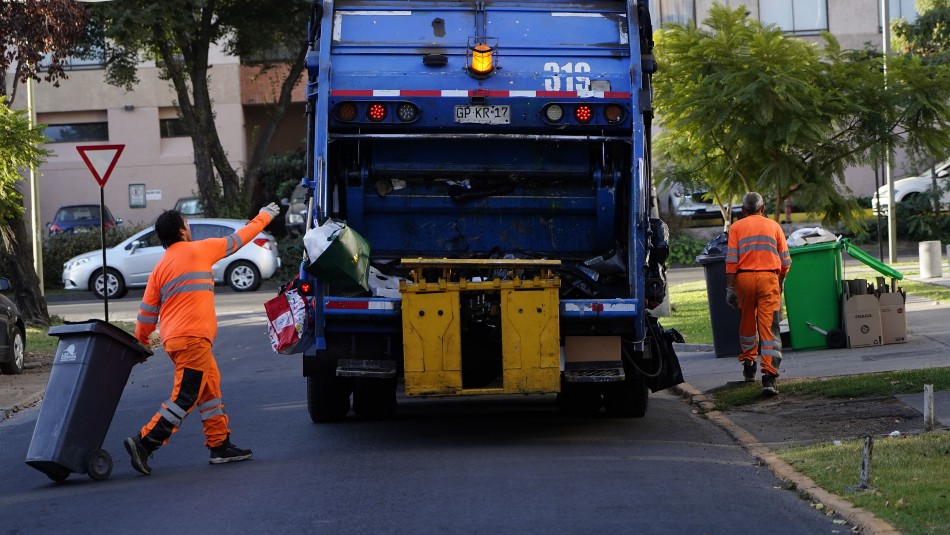 imagen-referencial Hombre muere arrollado por camión recolector de basura de la empresa para la que trabajaba