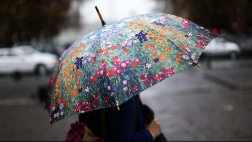 Lluvia en Santiago: pronostican chubascos para este viernes y se esperan precipitaciones entre lunes y martes