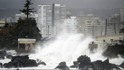 Armada emite alerta de marejadas desde este lunes entre las regiones de Arica y Biobío
