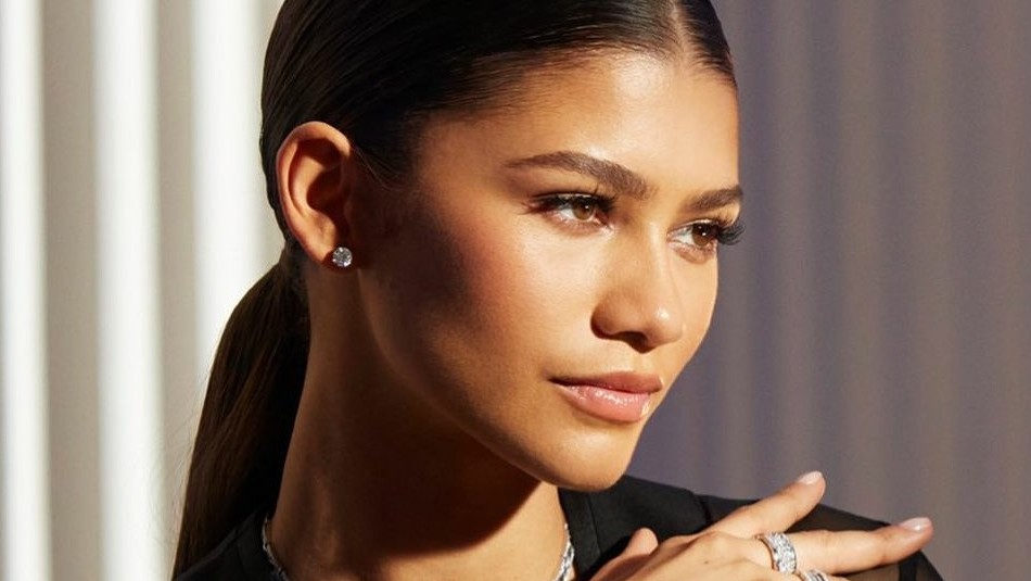 Zendaya deslumbra en París con un alucinante vestido y confirma que es un ícono de la moda Zendaya deslumbra en París con un alucinante vestido y confirma que es un ícono de la moda