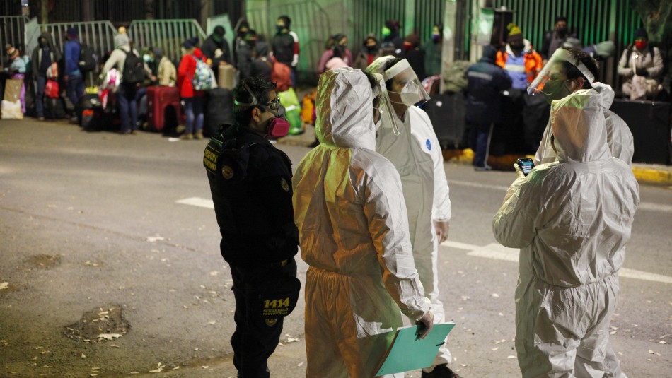 migrantes-colchane Red de tráfico de migrantes engaña a 8 menores y 41 adultos para ingresarlos ilegalmente por Colchane