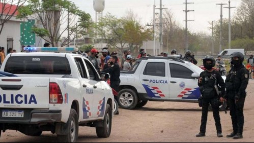 Mujer escapa con un cuchillo clavado en la espalda tras ser apuñalada por su expareja