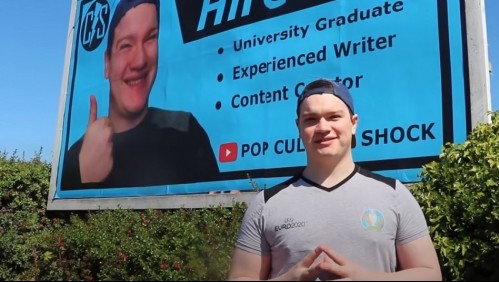 Joven cesante gastó todos sus ahorros en gigantografía con su CV pero nadie lo llamó