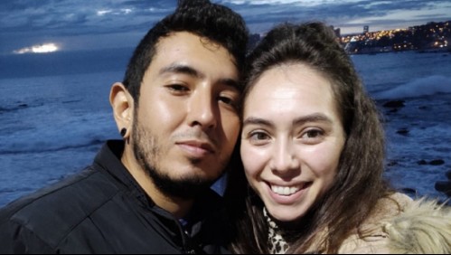 Hombre que rifa su motocicleta para cubrir tratamiento de su esposa: 'Lograremos vencer al maldito cáncer'