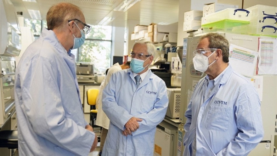 Presidente Piñera se reúne con creadores de vacuna AstraZeneca y firma acuerdo con Universidad de Oxford Presidente Piñera se reúne con creadores de vacuna AstraZeneca y firma acuerdo con Universidad de Oxford