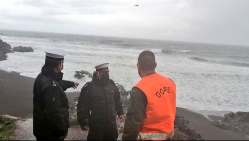 Desaparecidos en Cobquecura: Altas marejadas, fuerte lluvia y vientos dificultan la búsqueda