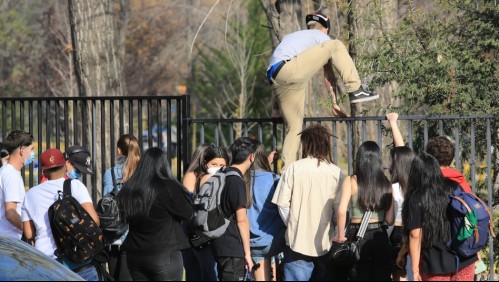 Temen posible brote de Covid-19 tras masiva fiesta en parque Padre Hurtado: Ya hay un caso positivo