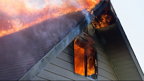 Mujer agoniza tras sufrir graves quemaduras en incendio: esposo es detenido como presunto autor del siniestro