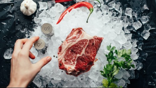 ¿Cuánto tiempo puedes mantener la carne cruda guardada en el refrigerador?