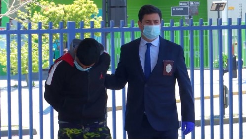 Detienen a un menor de edad y a un adulto que forman parte de peligrosa banda que realiza encerronas en Santiago