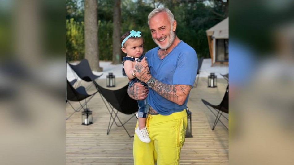 Gianluca Vacchi y su hija enternecen vestidos con pijama kimono a juego: Gianluca Vacchi y su hija enternecen vestidos con pijama kimono a juego: