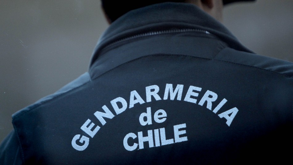 gendarme-imputado Gendarme es acusado de abusar sexualmente de interna al interior de vehículo institucional