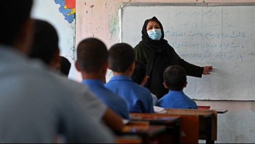 Solo varones: Talibanes prohíben que niñas y profesoras regresen a escuelas secundarias en Afganistán