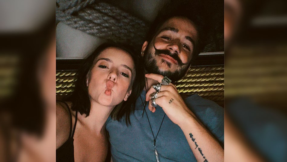Camilo lleva un collar con foto de Evaluna y fans le dicen que la relación está pasada de Camilo lleva un collar con foto de Evaluna y fans le dicen que la relación está pasada de