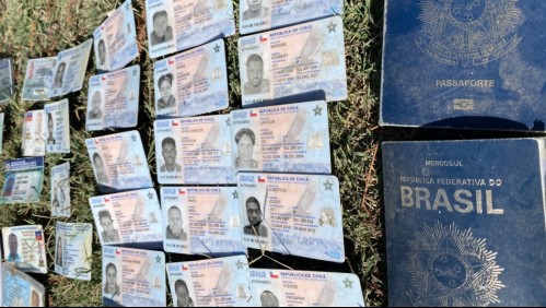 Carnets chilenos en frontera de Estados Unidos: Migrantes haitianos los destruyen para solicitar asilo